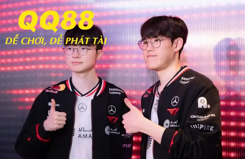 Faker và đồng đội Faker tại CKTG 2025